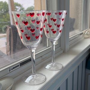 Set of 2 Heart-Pattern Plastic Wine Glasses - Red Hearts